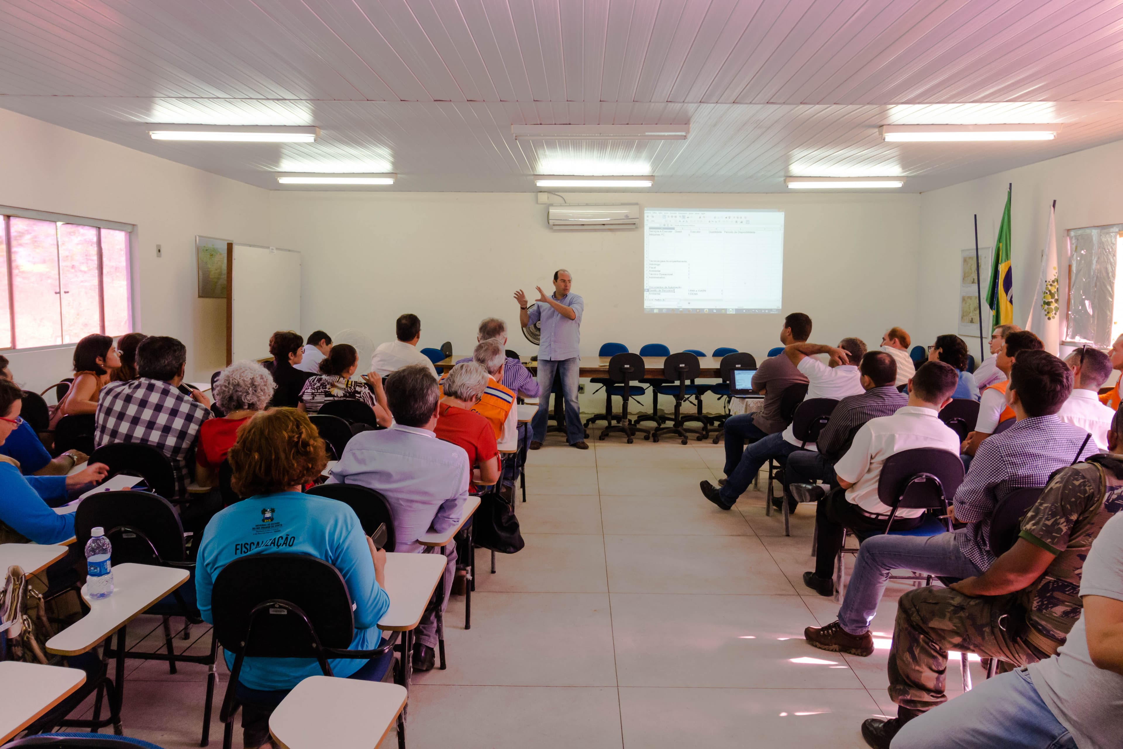 Governo, prefeituras e Comitê trabalham para limpar Rio Açu e restabelecer abastecimento na região