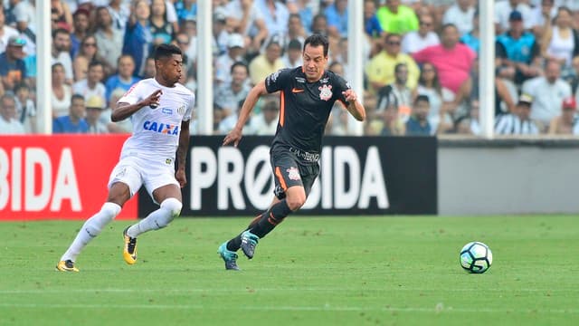 Santos vence, diminui vantagem do líder Corinthians e embala para Libertadores