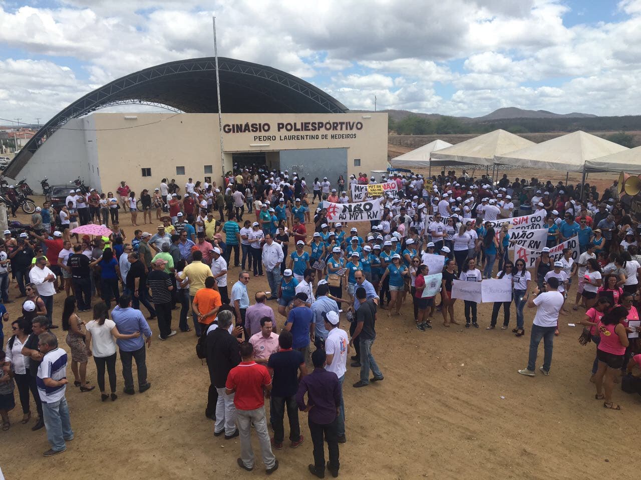 Multidão participa do I Grito das Facções, realizado em São José do Seridó