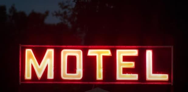 "Dormi com o sogro": UOL relata histórias de motel que deram ruim