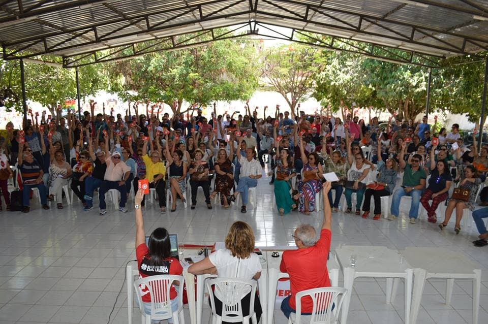 Professores da UERN aprovam paralisação, por tempo indeterminado, a partir do dia 10 de novembro
