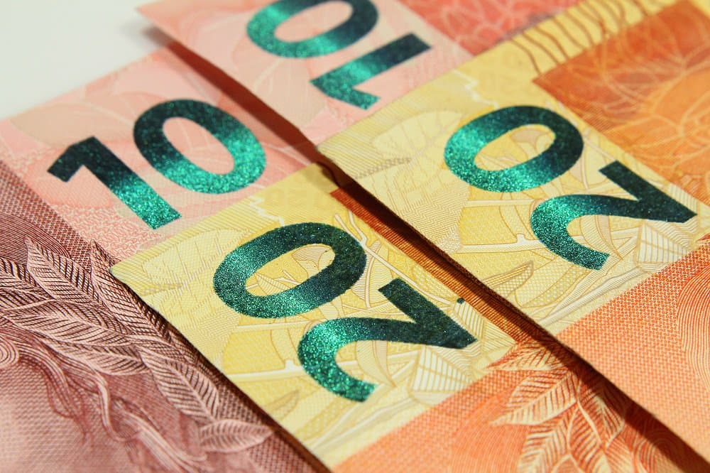 Governo reduz projeção para salário mínimo em 2018 para R$ 965,00