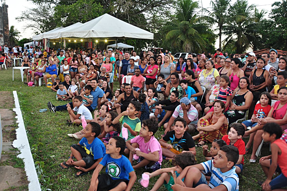 Feirinha Cultural de Extremoz terá Charanga do Riso e o brega de Carlos Alexandre