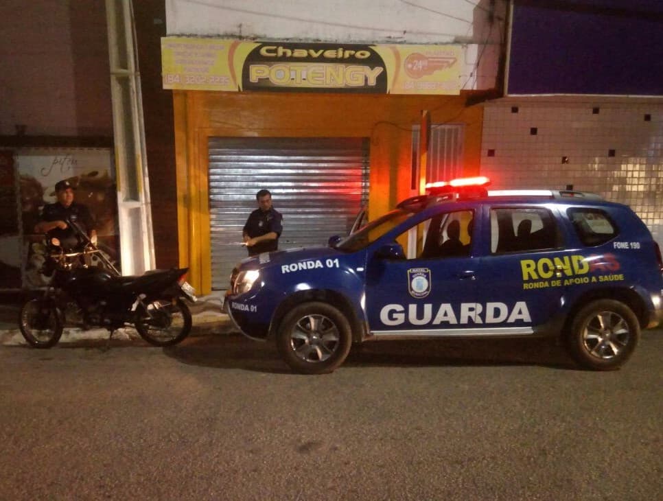 FOTOS: Motocicleta e dois carros roubados são localizados pelo patrulhamento ostensivo da Guarda Municipal em Natal