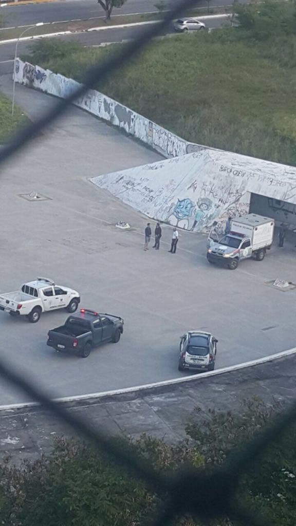 FOTOS: Corpo é encontrado em área de pista de patinação em Candelária
