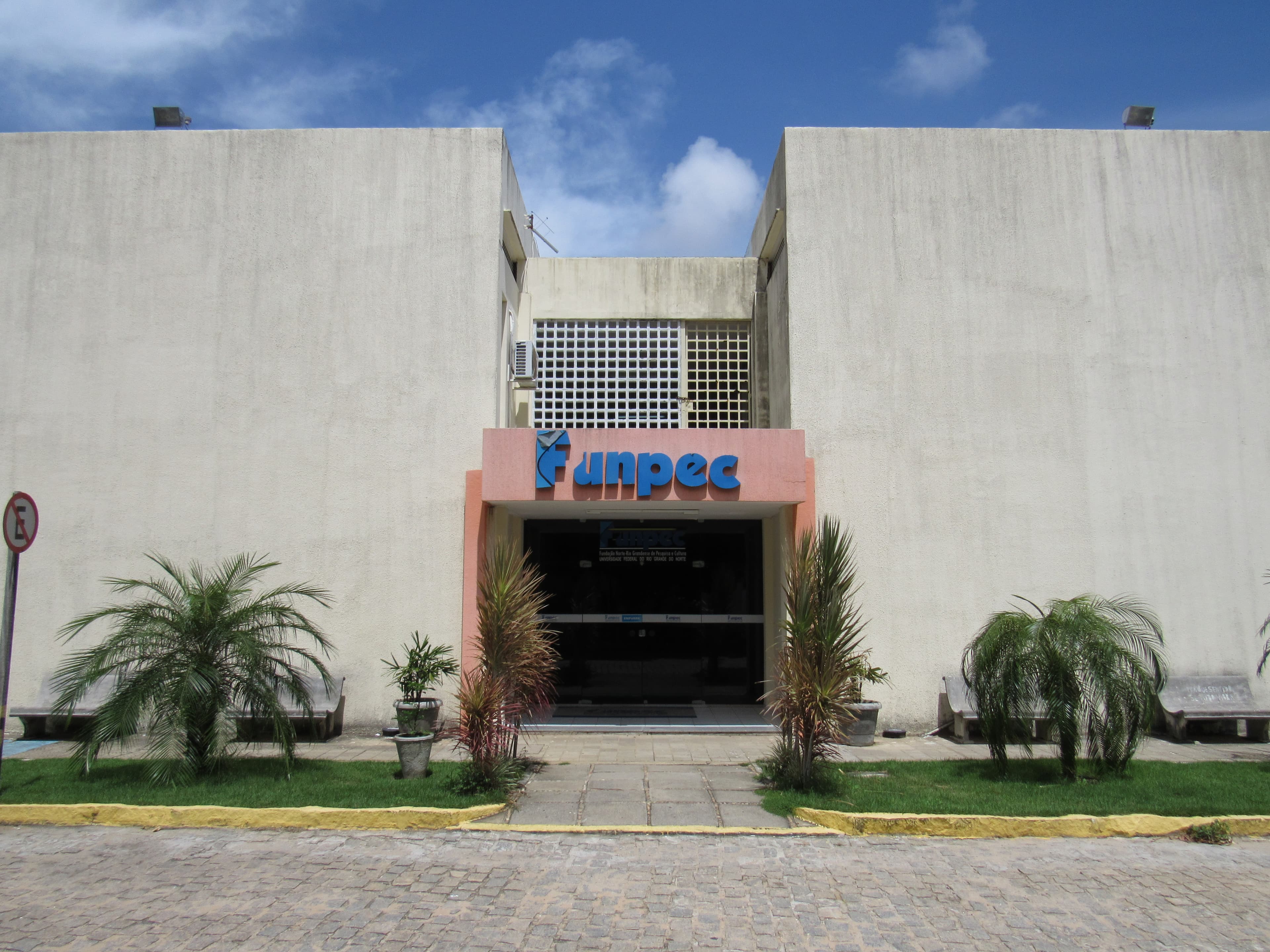 Fundação Norte-Rio-Grandense de Pesquisa e Cultura(FUNPEC) abre processo seletivo; salário de R$2.055,01