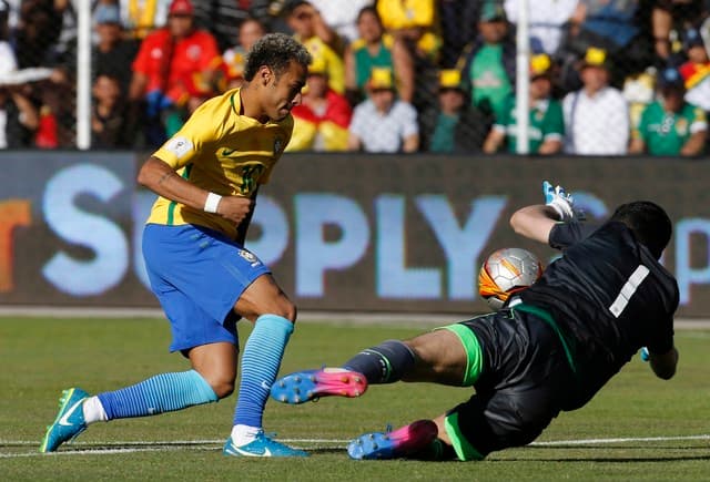 Brasil ignora altitude, mas vê atuação de gala do goleiro da Bolívia e fica no 0 a 0 em La Paz