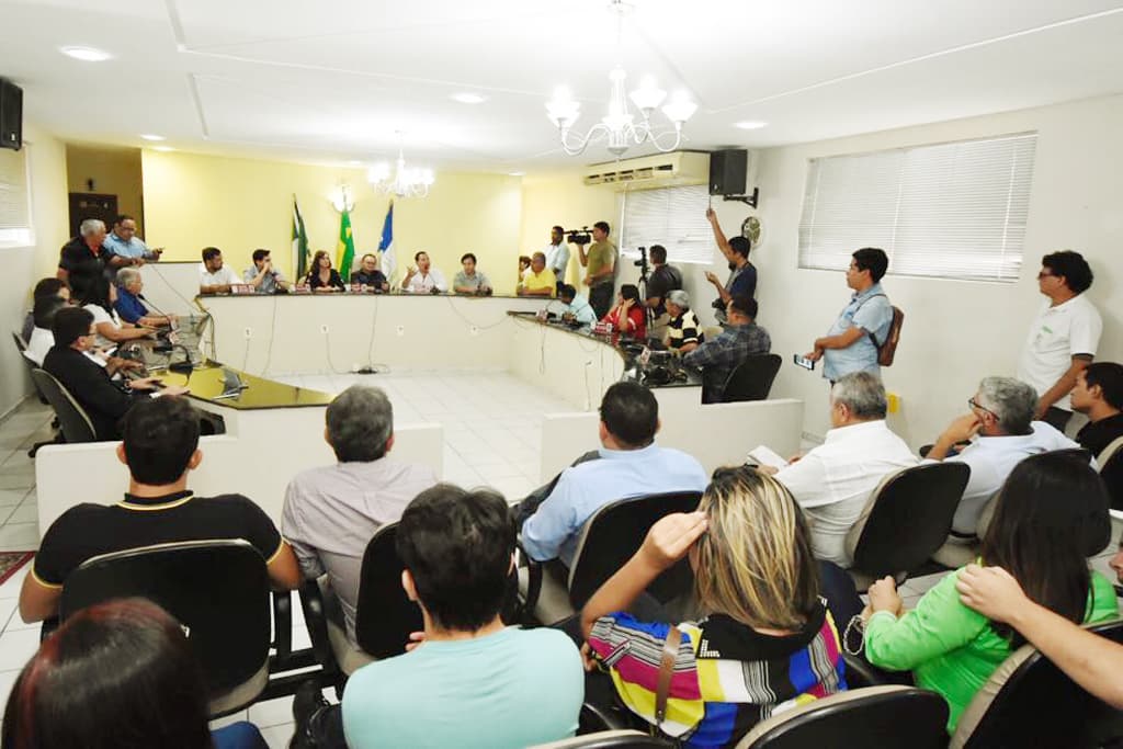 Ezequiel anuncia melhoria para fornecimento d`água nas regiões Salineira e Baixo Açu