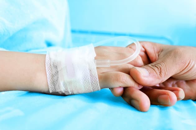 Faltar no trabalho para levar o filho ao médico agora é garantido por lei