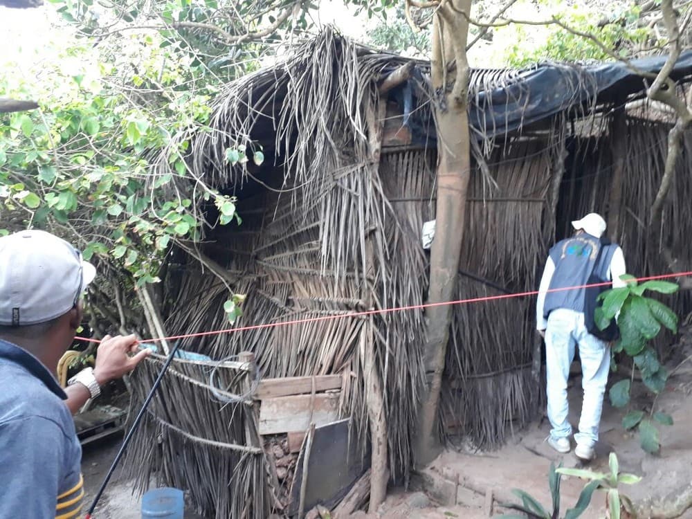 Barracos construídos em área de preservação em Pipa e praias vizinhas são destruídos