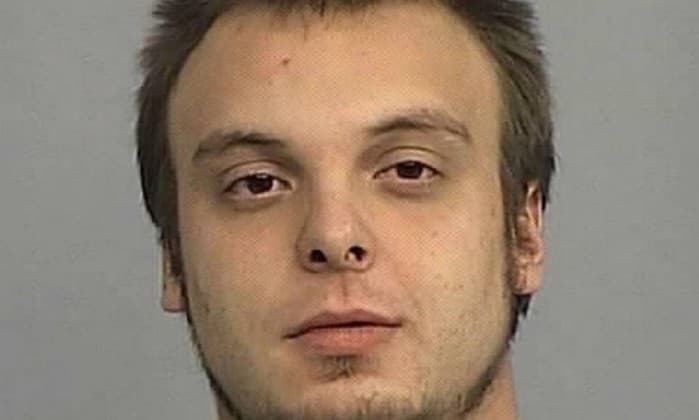 Homem preso diz que veio do futuro para alertar sobre invasão alienígena