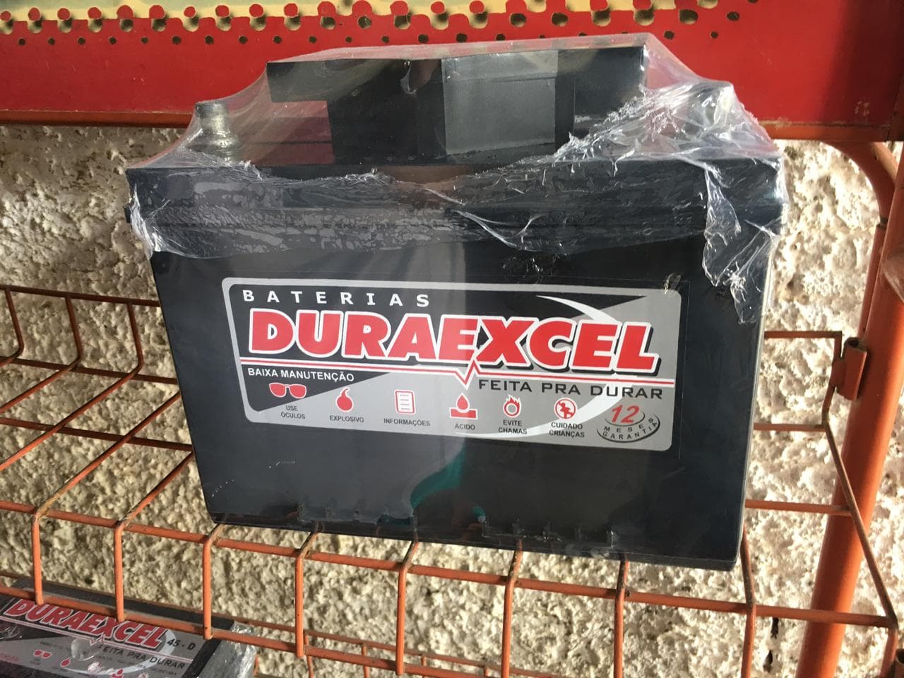 FOTOS: Disque Denúncia do Gaeco ajuda a identificar fábrica clandestina de baterias na zona Norte de Natal