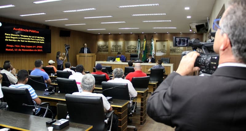 Audiência debateu lei que modifica regra na permissão de táxis em Natal