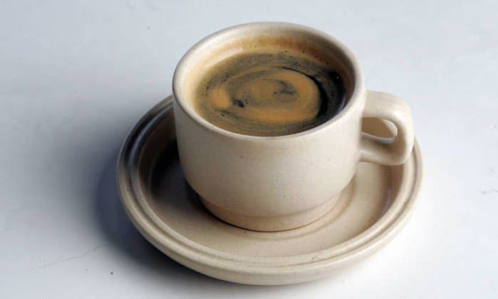 Pesquisa que reuniu dados de mais de 200 estudos anteriores conclui que pessoas que bebem café apresentam saúde melhor