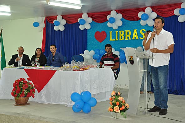 Prefeitura de Extremoz forma em Libras professores, diretores, ASGs e estagiários