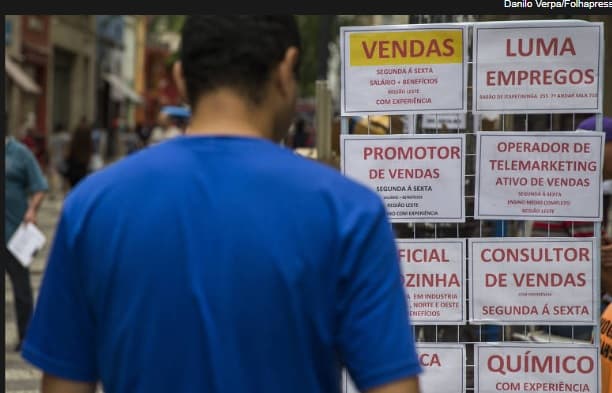 Desemprego recua para 12,2% no trimestre encerrado em outubro