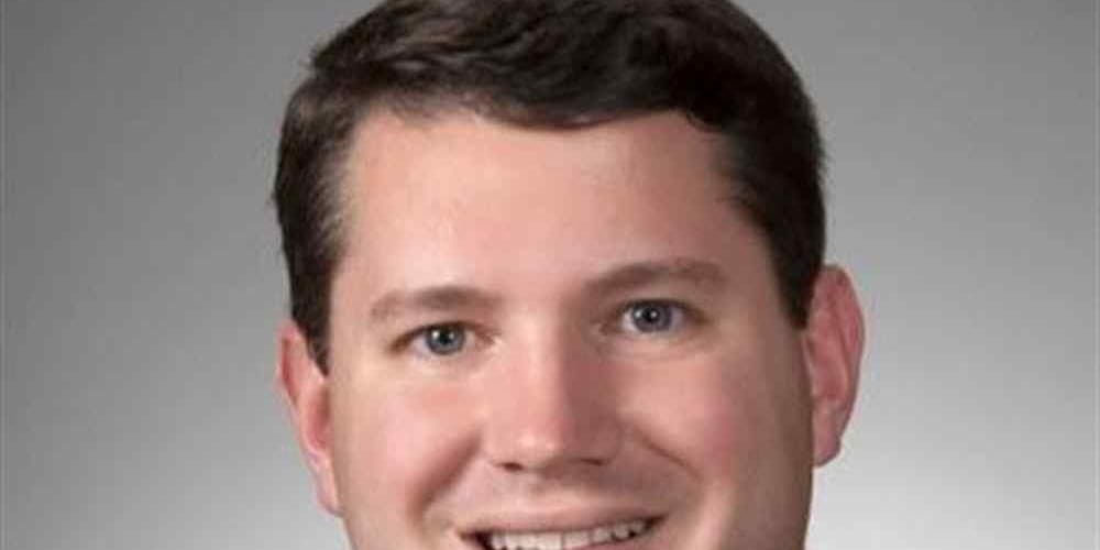 Deputado que “odiava os gays” se demite após ser flagrado fazendo sexo com outro homem dentro do próprio gabinete