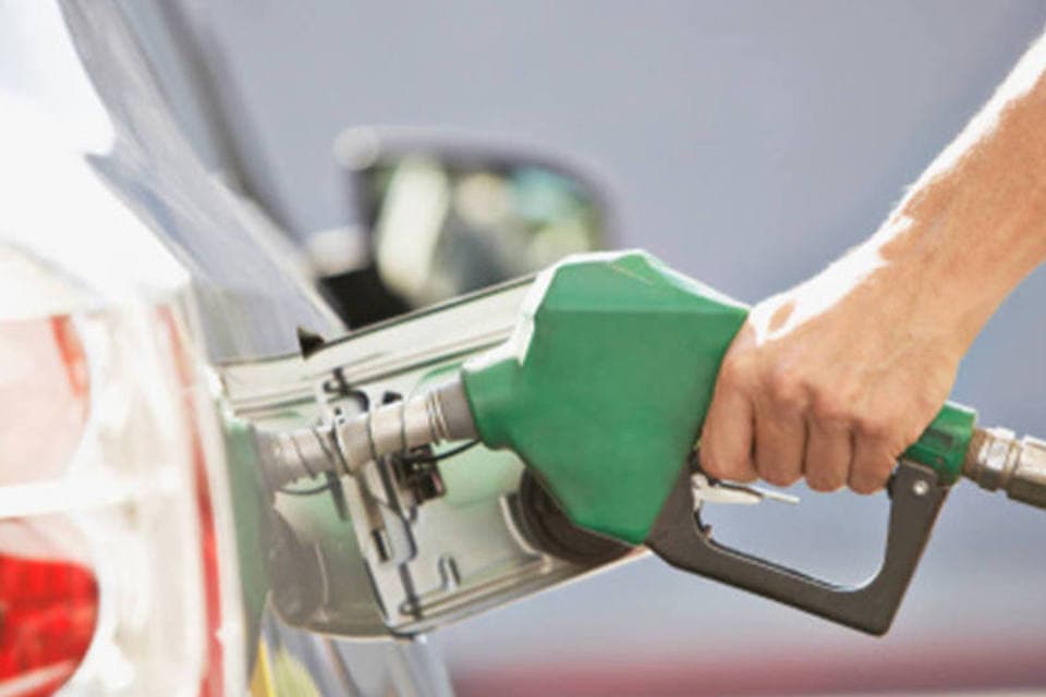 Petrobras eleva preço da gasolina em 1,8% a partir de terça-feira