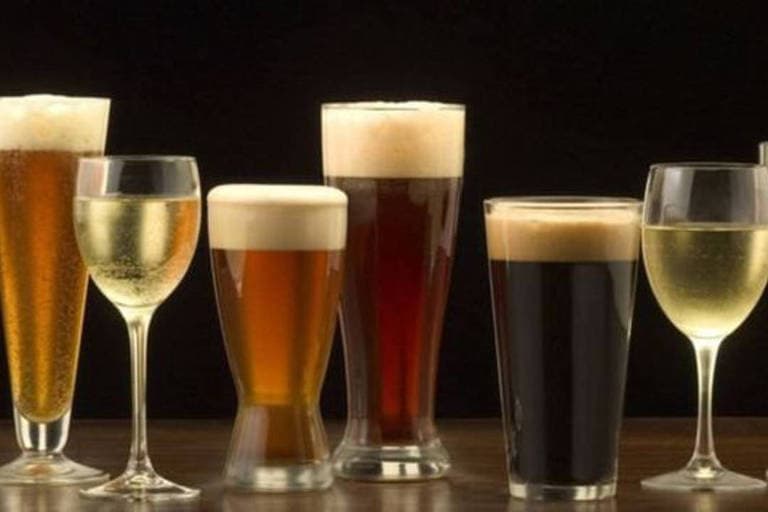 NÃO É BEM ASSIM: A ressaca é mais forte quando se mistura diferentes tipos de bebidas? Confira estudo