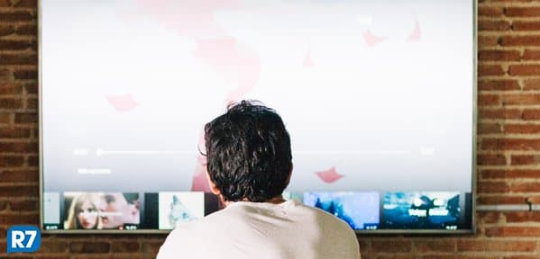 Justiça condena youtuber por ‘ensinar a piratear’ TV paga