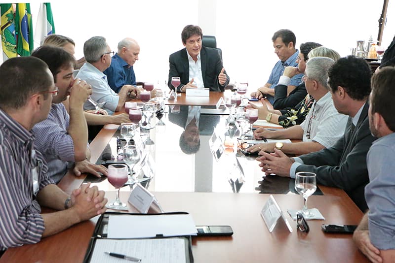 Governador reúne trade turístico para discutir agilidade nas obras do Centro de Convenções e do Museu da Rampa