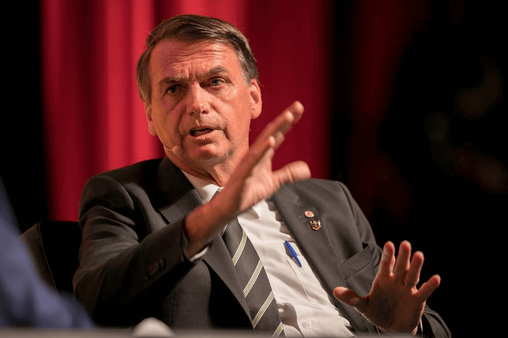 Bolsonaro defende Hugo Chávez em entrevista de 1999