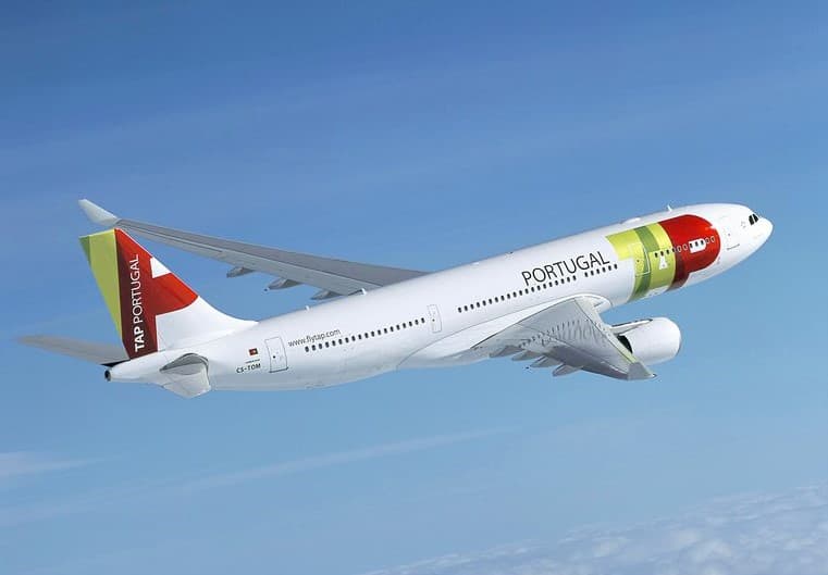 Companhia aérea TAP cobra taxa extra para quem pagar com cartão de crédito