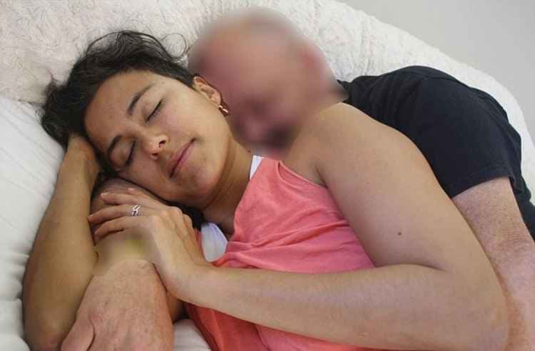 ‘Abraçadora profissional' ganha até R$ 40 mil para abraçar homens carentes
