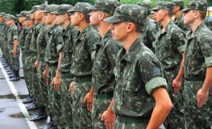 A partir deste ano, é possível fazer o alistamento militar pela internet em todo o Brasil