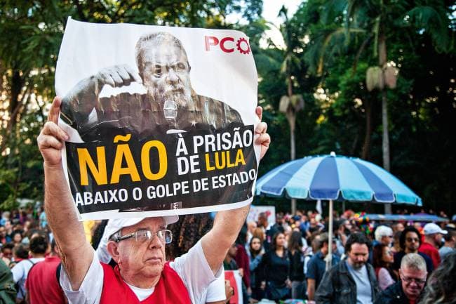 Atos a favor de Lula põem exército ‘em alerta’