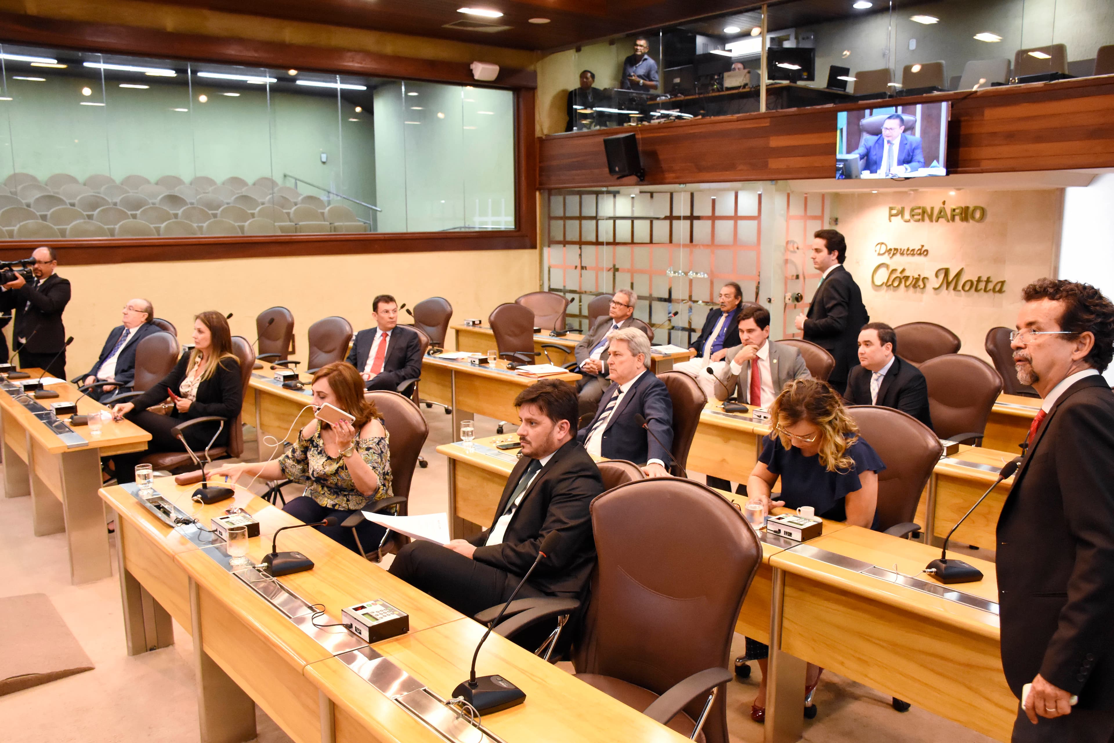 Assembleia Legislativa inicia tramitação de projetos durante convocação extraordinária