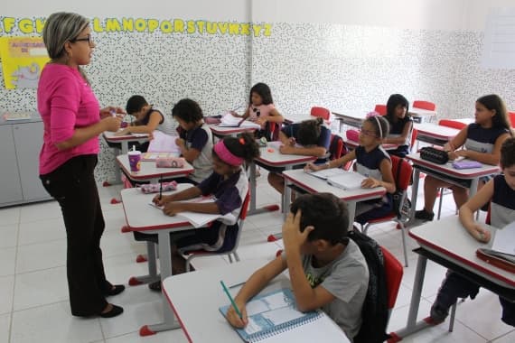 Prefeitura do Natal divulga edital com 146 vagas temporárias para professor