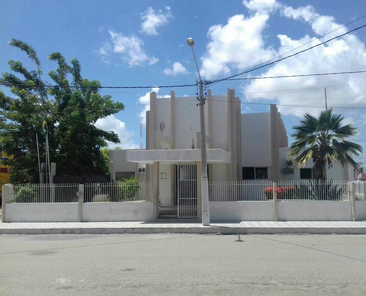 PENDENTE. VOCÊ NÃO LEU ERRADO: Prefeitura de Areia Branca inicia pagamento da folha de dezembro de 2016