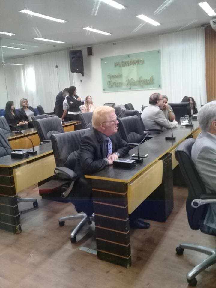 Vereador cobra esclarecimentos de secretário sobre obras em Natal
