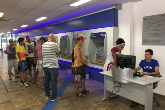 Bancos reabrem ao meio-dia; contas que venceram no carnaval podem ser pagas hoje