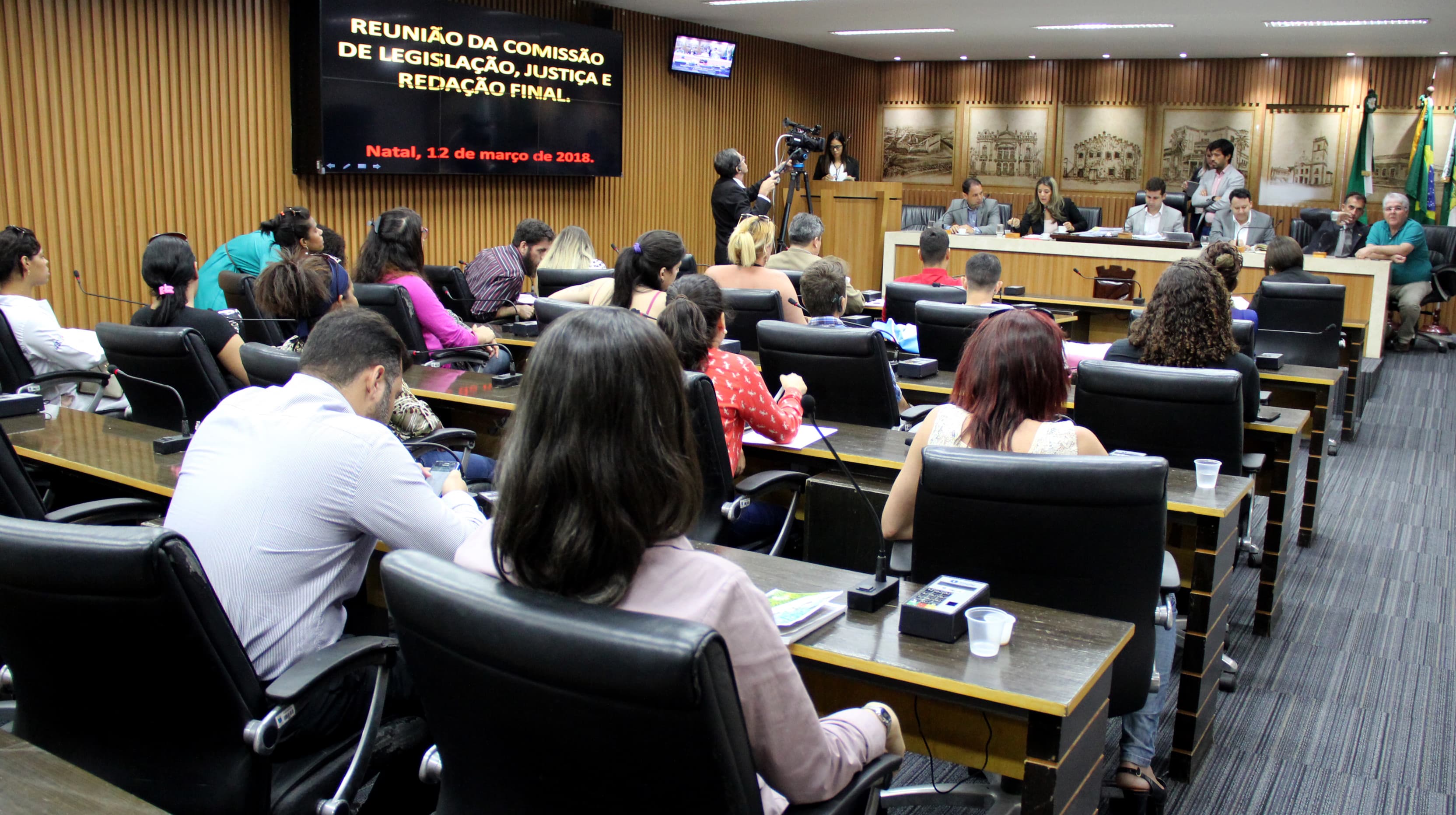 Projeto para inclusão de travestis e trans em Natal passa na Comissão de Justiça