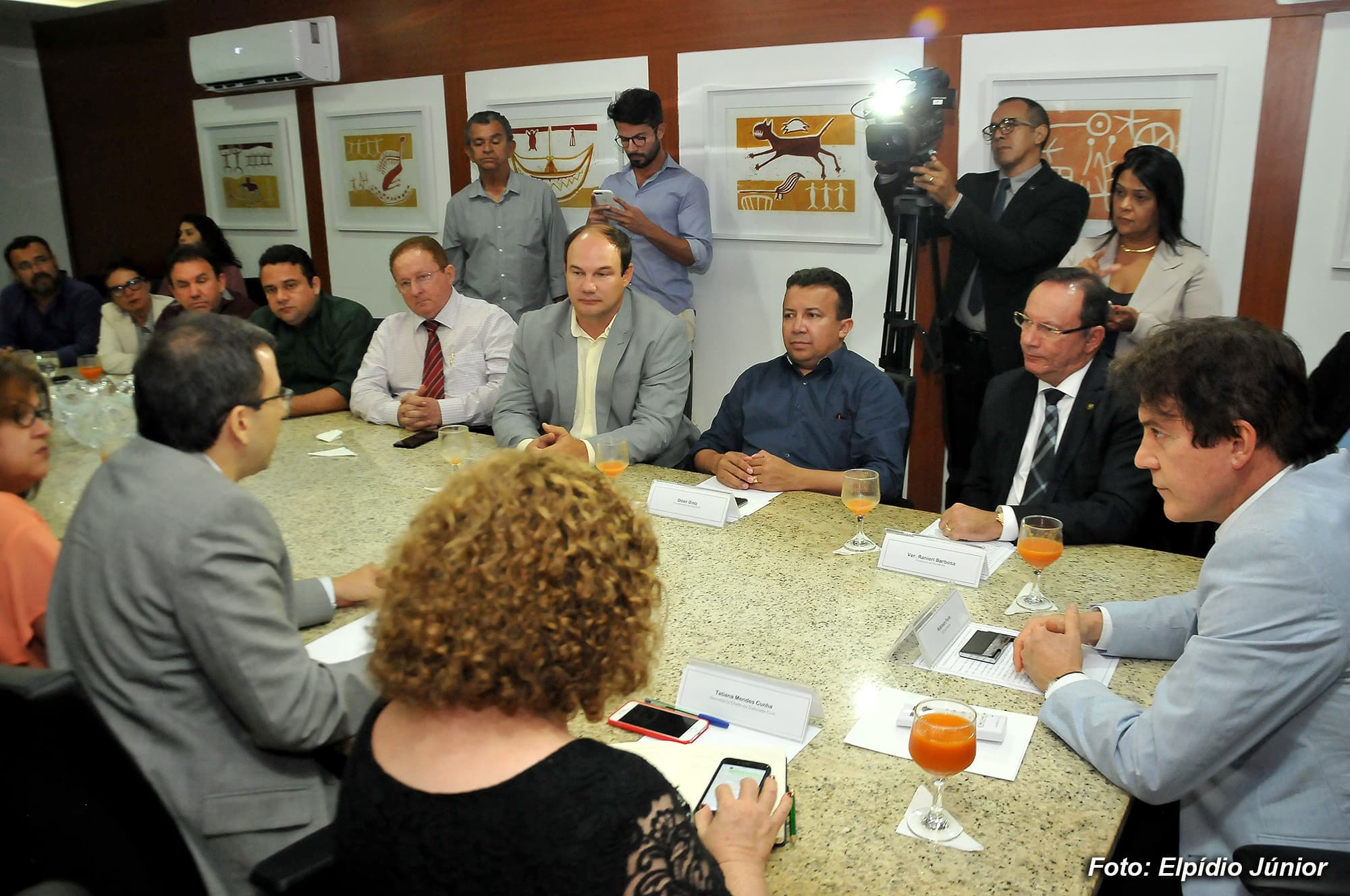 Câmaras Municipais emitirão carteiras de identidade e atenderão consumidores