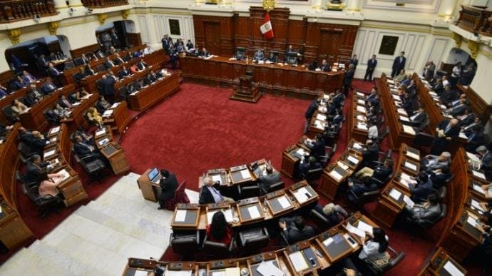 Congresso peruano aceita renúncia do presidente Kuczynski