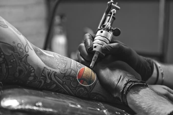 Sua tatuagem passa o dia sendo engolida – e regurgitada – por macrófagos