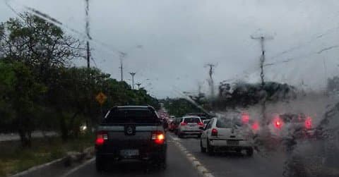 ALERTA - Vias intransitáveis e trechos com aquaplanagem: veja pontos de alagamento em Natal e região