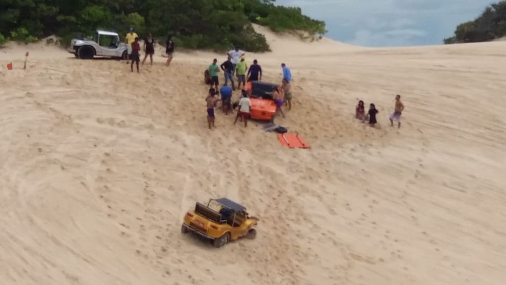 FOTOS: Colisão entre buggys deixa feridos em dunas no litoral norte