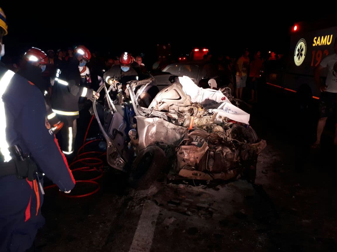 FOTO: Acidente grave na BR-304 interrompe completamente a rodovia