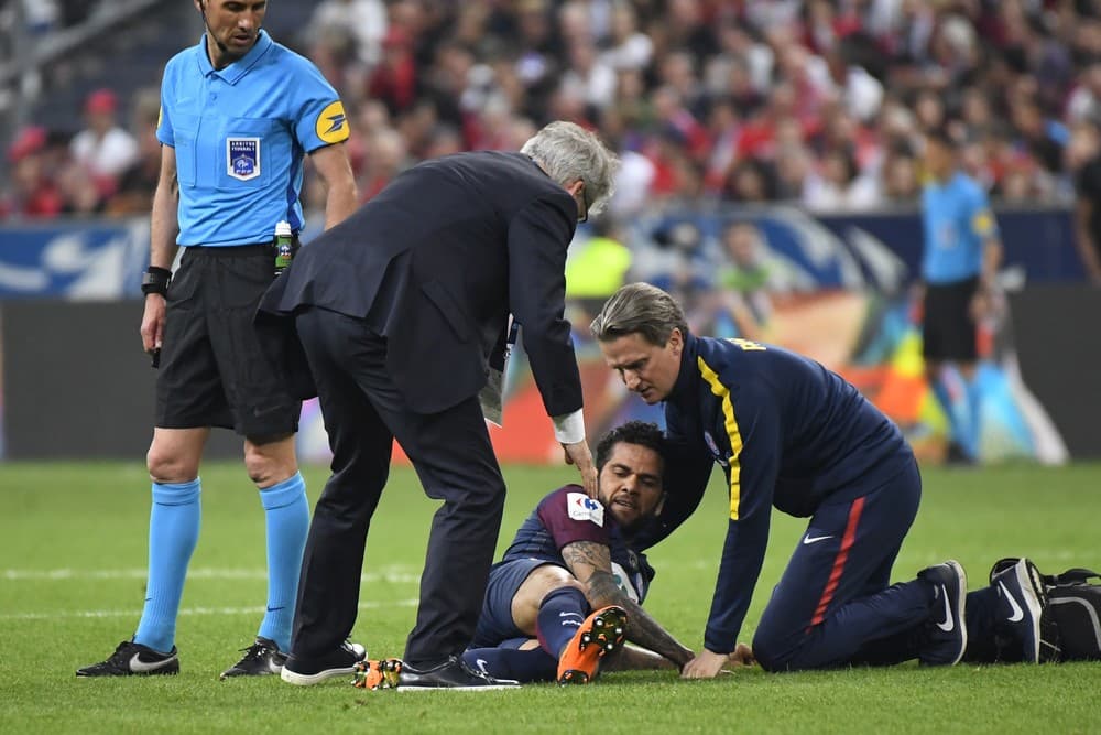 Lateral-direito Daniel Alves está fora da Copa do Mundo