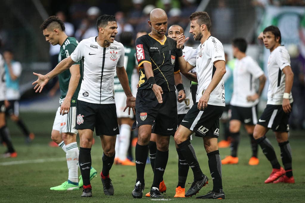 Palmeiras vai à polícia apurar falso testemunho de árbitros de final; clube usa dossiê de empresa americana, leitura labial de peritos e contradições em audiência