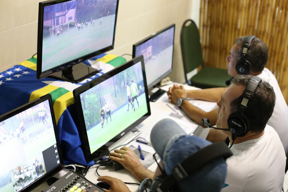 FIFA oficializa mudanças nas regras do futebol