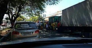 Permissionários da CEASA protestam na Salgado Filho