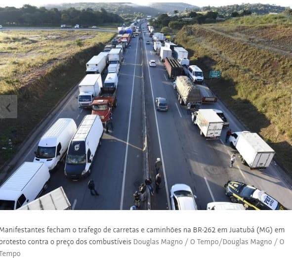 Associação de caminhoneiros se reúne com governo para decidir futuro de greve