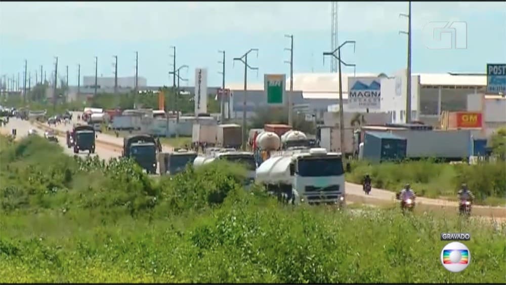 PRF e Exército escoltam caminhões de combustíveis do CE para abastecimento na refinaria Clara Camarão, no RN, destaca portal