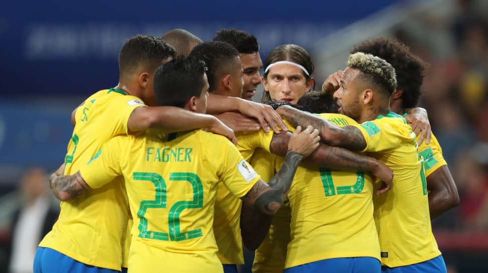 Tite se diz satisfeito com evolução do Brasil na primeira fase da Copa