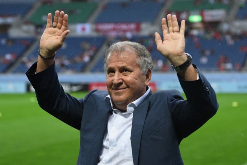 Chamado de "jogador de clube", Zico responde a Romário: "Não troco uma Taça Guanabara com o Flamengo pela Copa do Mundo"